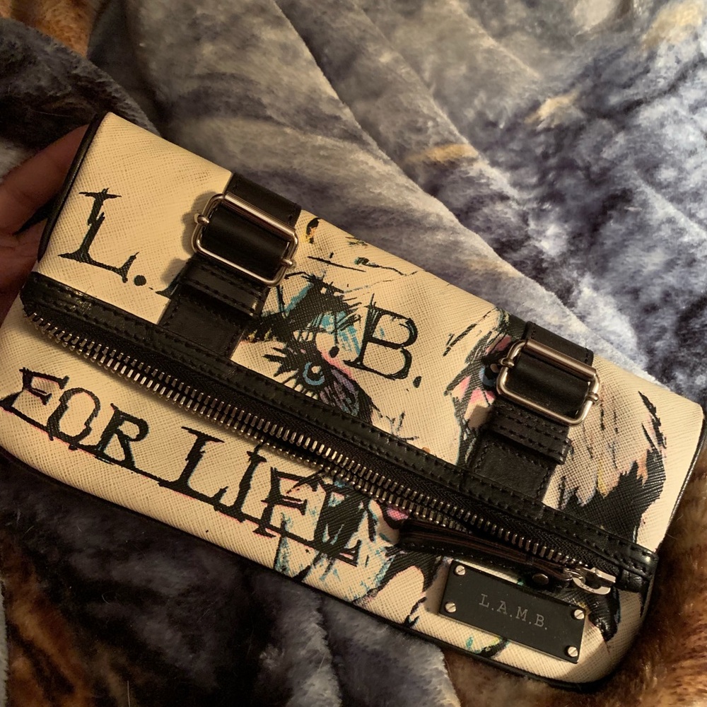 L.A.M.B clutch
